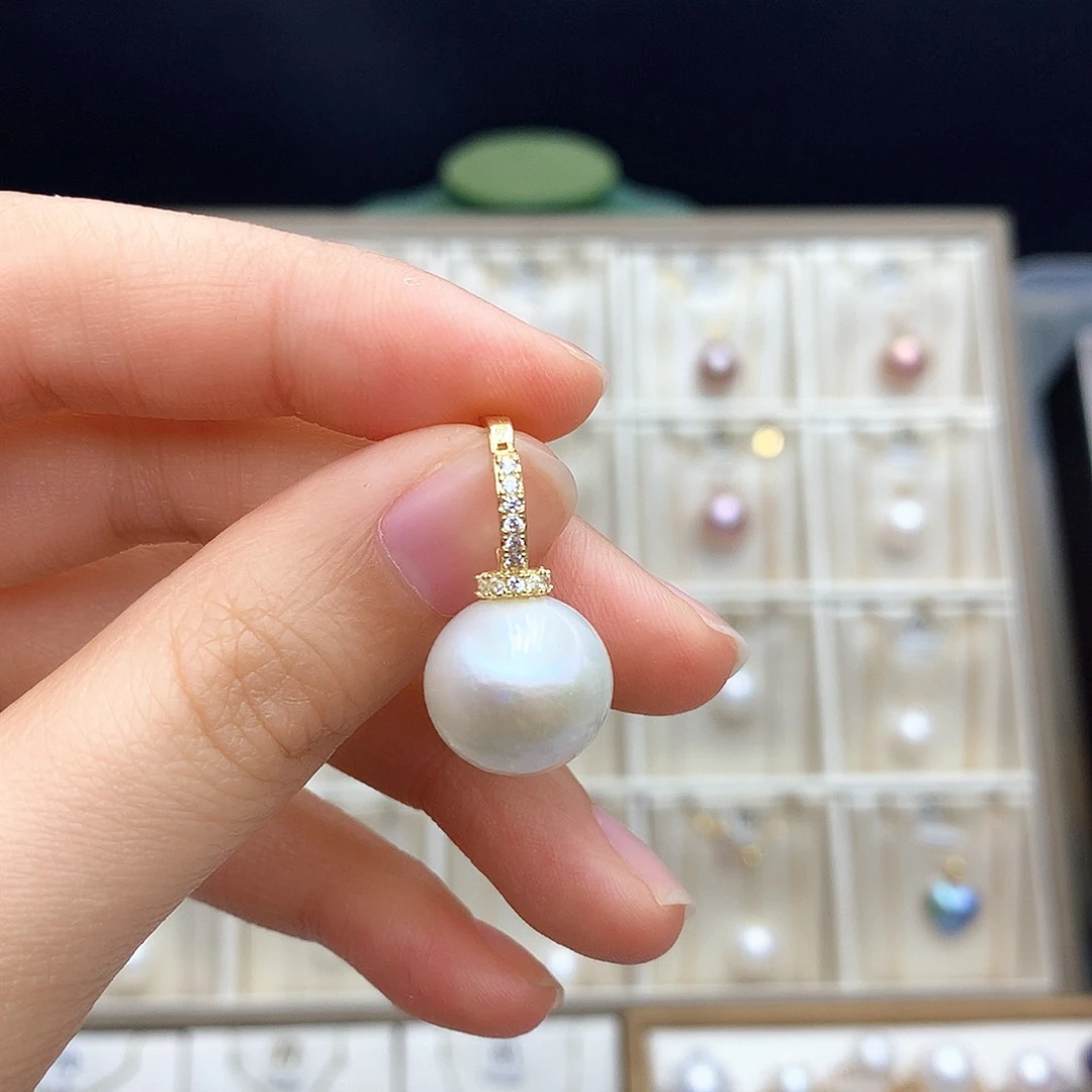 淡水珍珠合金颈饰美**情