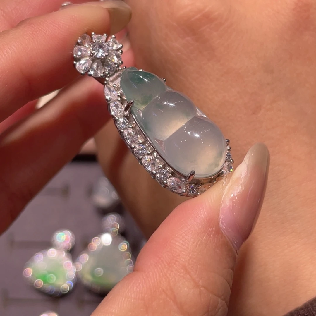 颈饰银S925镶嵌翡翠Y****K吊坠