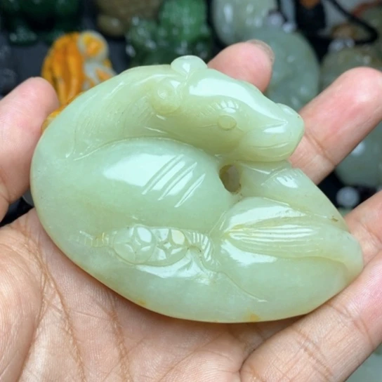 颈饰未镶嵌翡翠登**遠