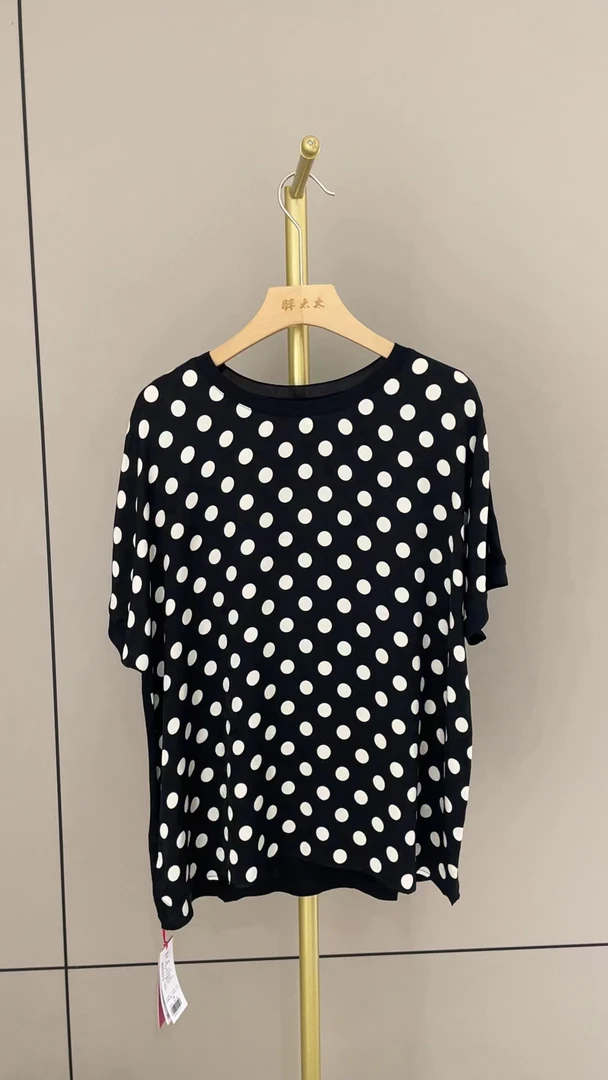 胖人坊波点圆领衫4573衣长73