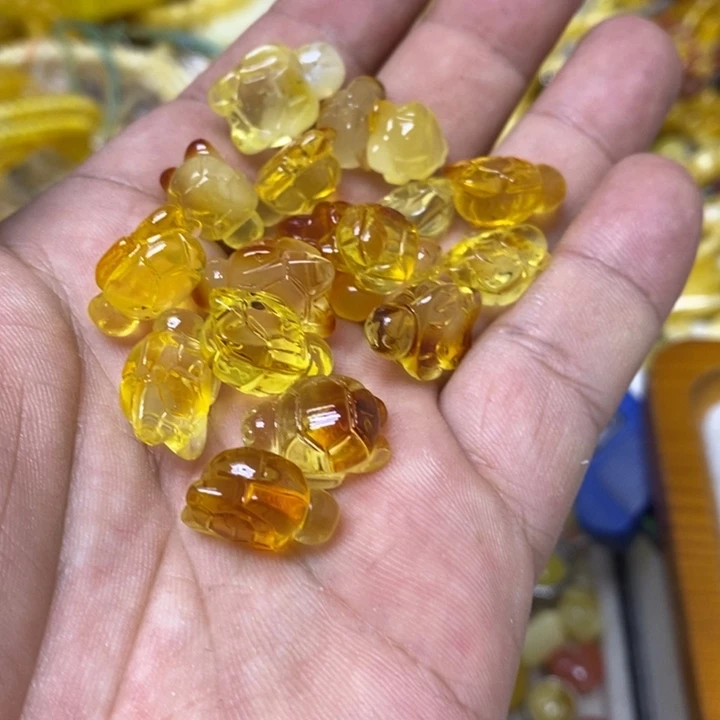 蜜蜡未镶嵌裸石多样性发货其一