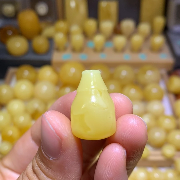 未镶嵌蜜蜡裸石天然俄料白花蜜蜡微瑕三通15.1