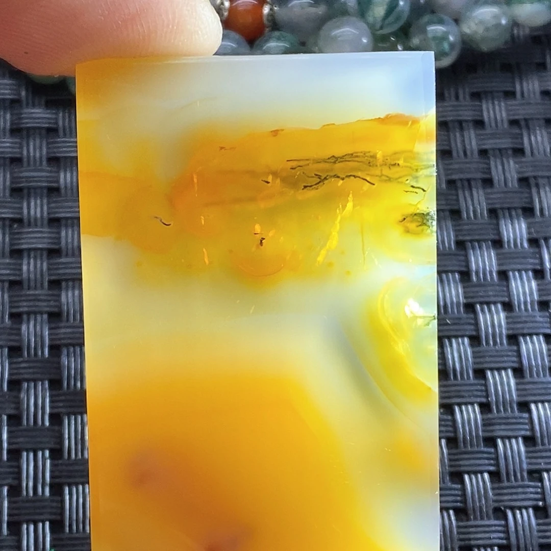 未镶嵌颈饰玛瑙/玉髓闻**?