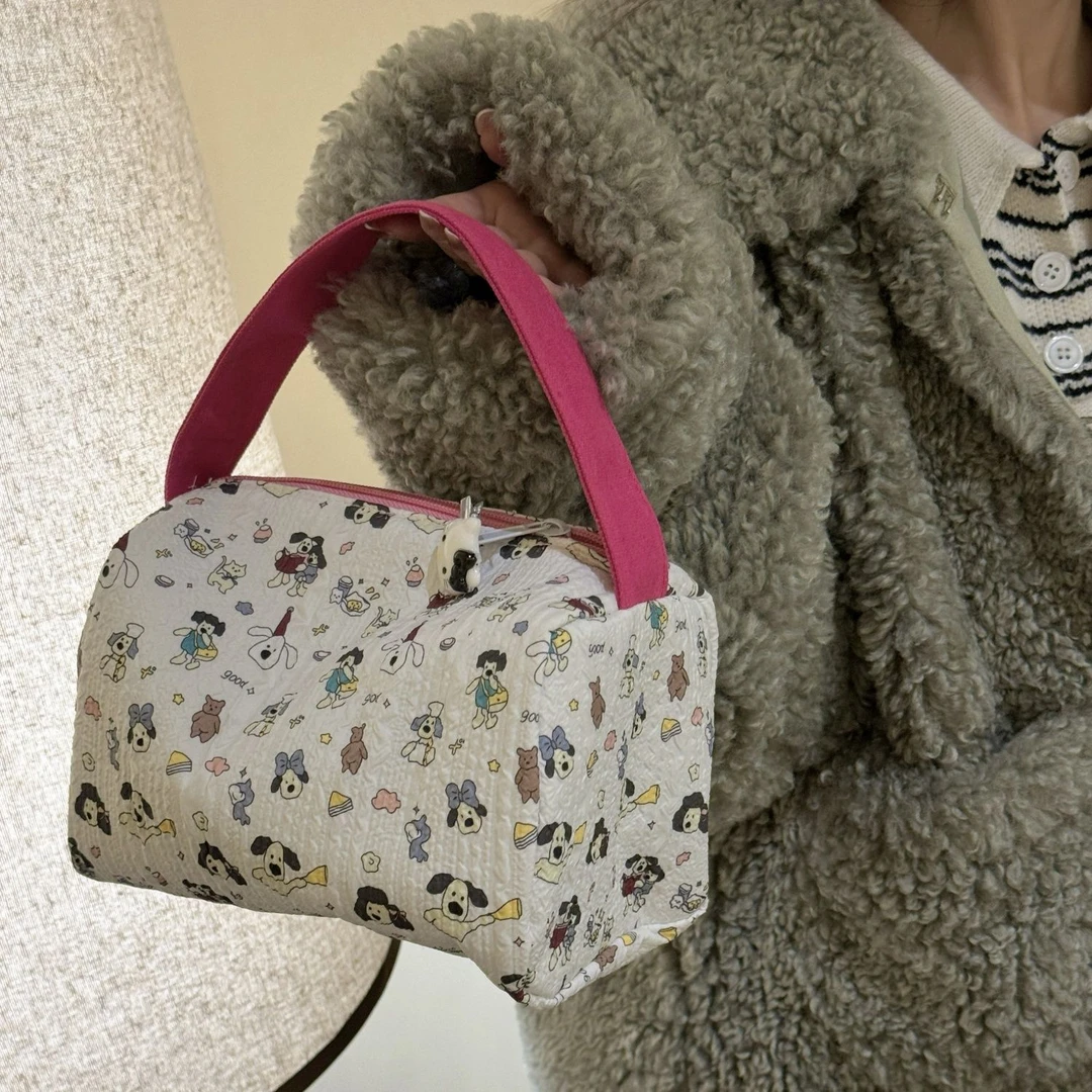 秋冬新款肌理感大容量化妆包便携收纳包洗漱包立体超可爱手提包女