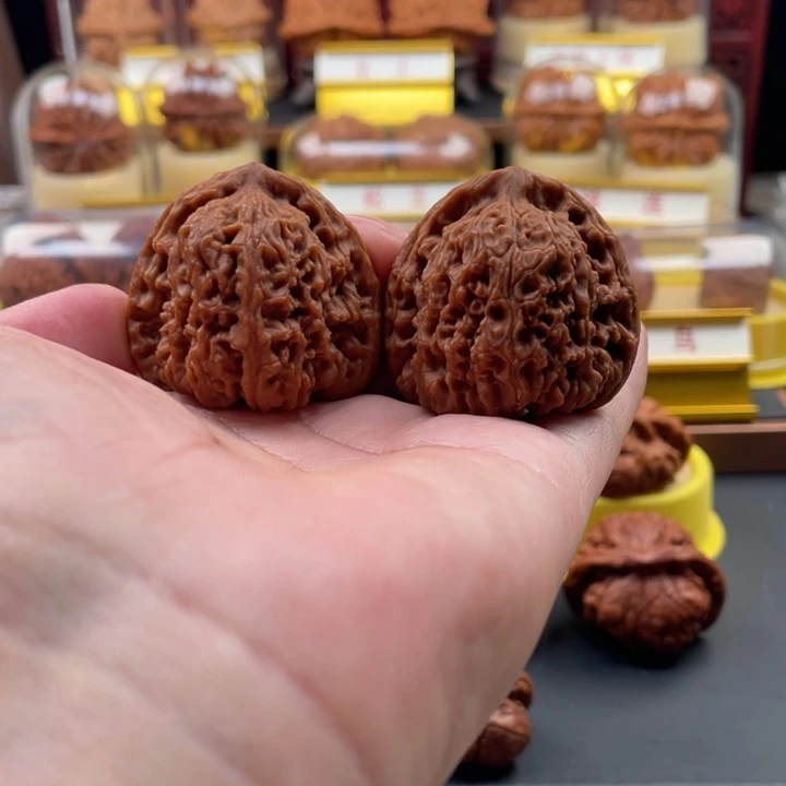 吊坠文玩核桃三角疆，全品，尺寸42