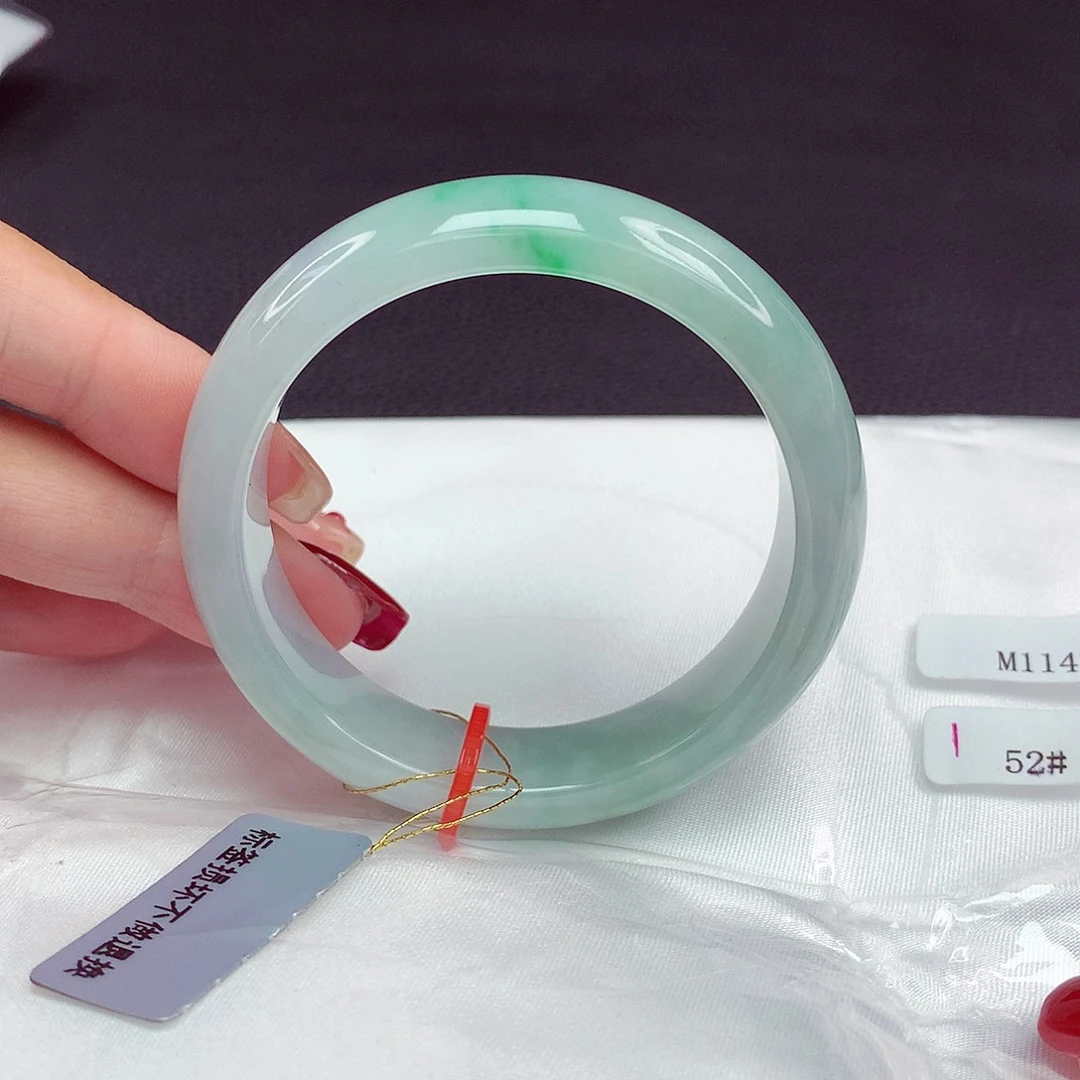 T****翡翠手镯未镶嵌52的741