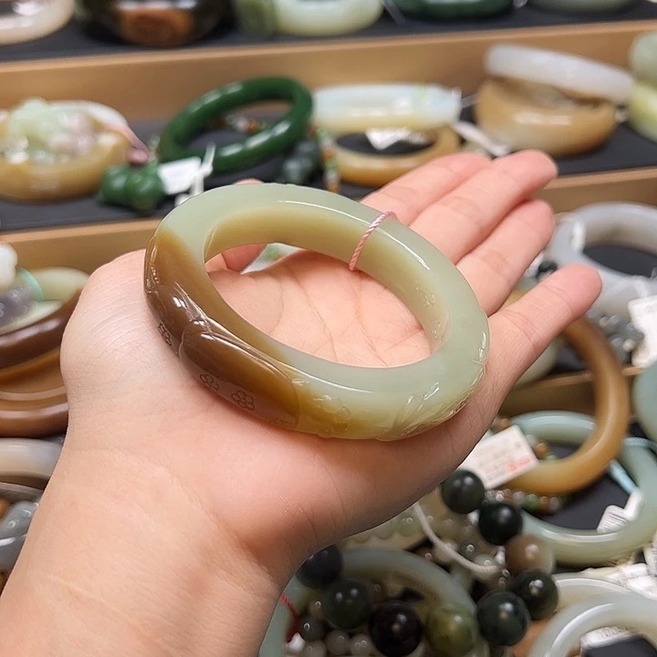 未镶嵌手镯和田玉55