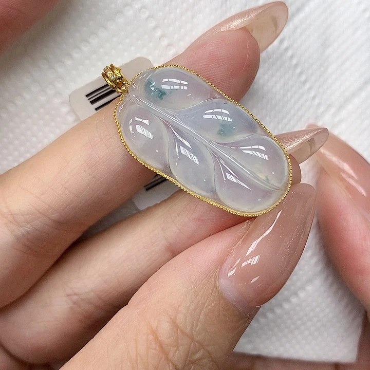 颈饰18K金镶嵌翡翠