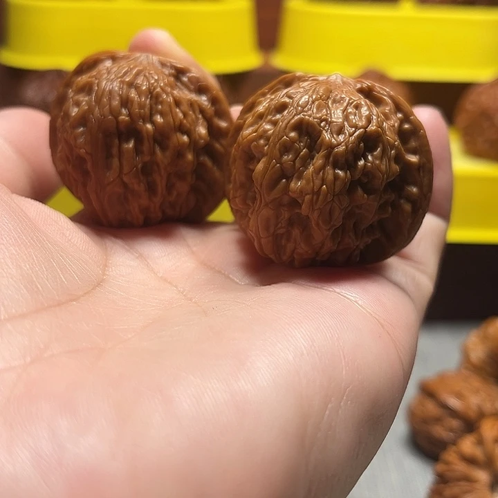 文玩核桃把件磨盘