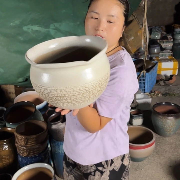 口25高18一个盆子。
