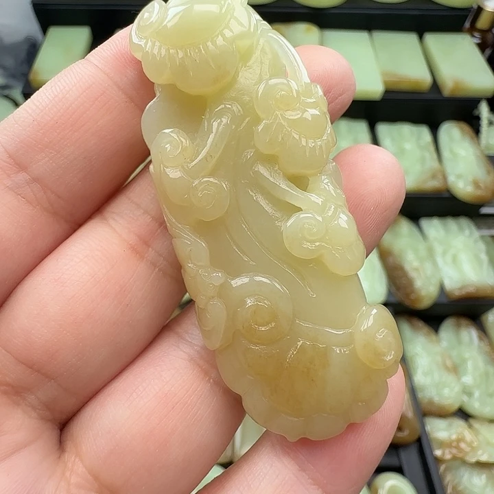 和田玉未镶嵌颈饰