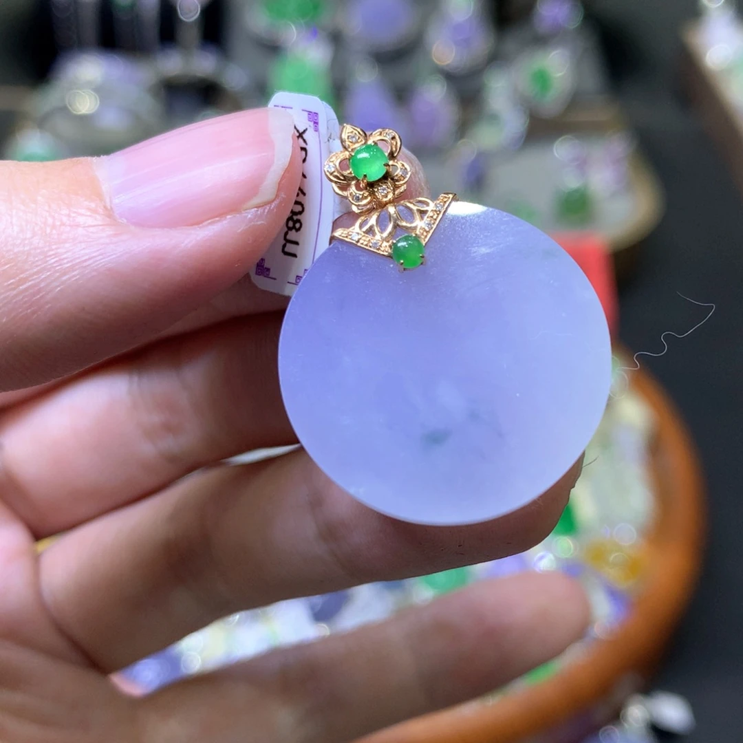 【闪购商品】翡翠颈饰18K金镶嵌翡翠吊坠项链
