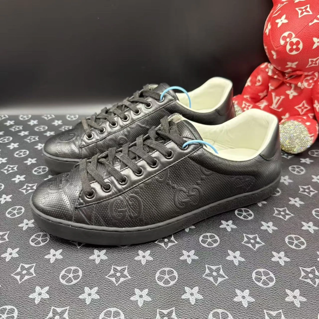 95新 GUCCI/古驰 男士黑色双G压印板鞋40欧码 olas198
