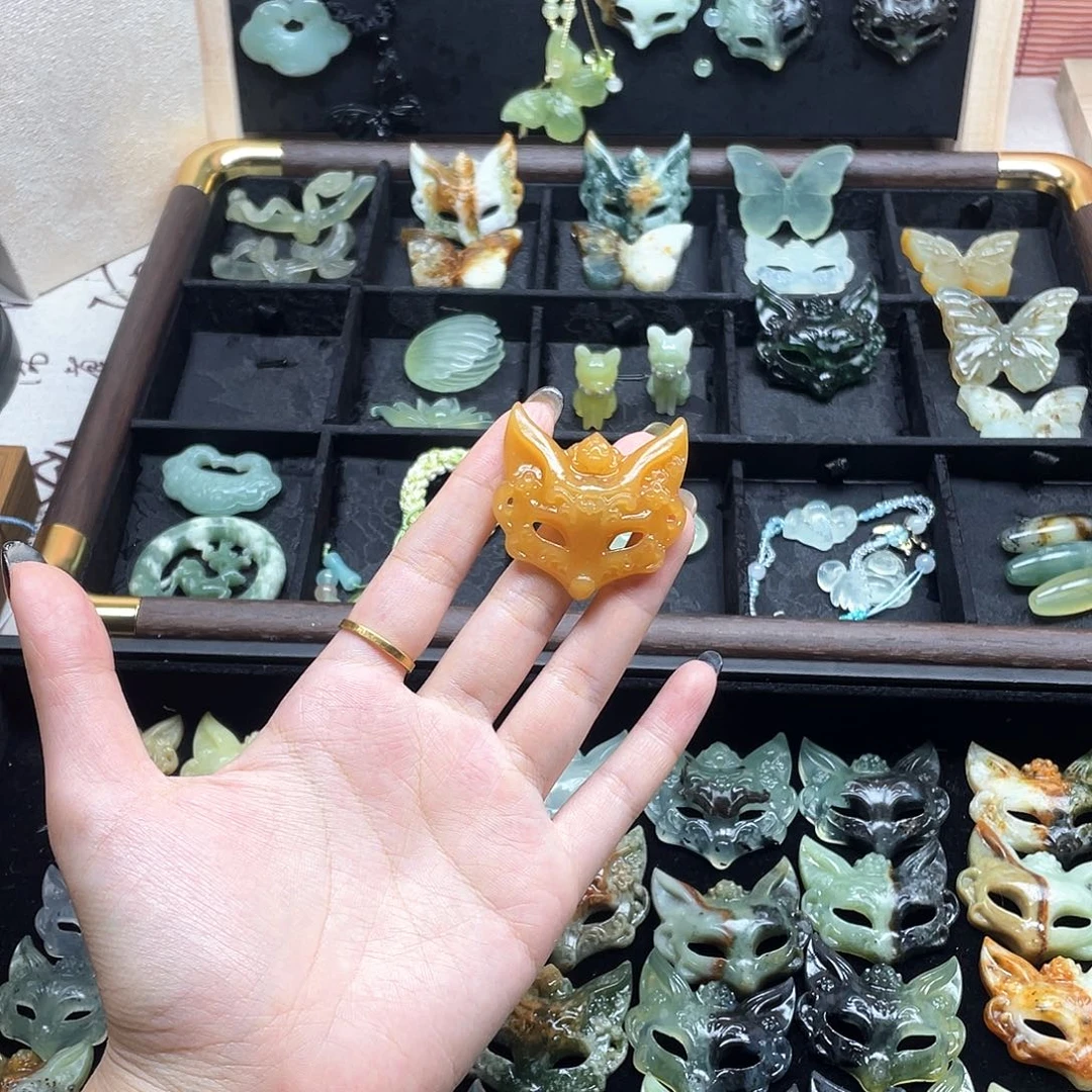 未镶嵌蛇纹石玉颈饰面具不退不换