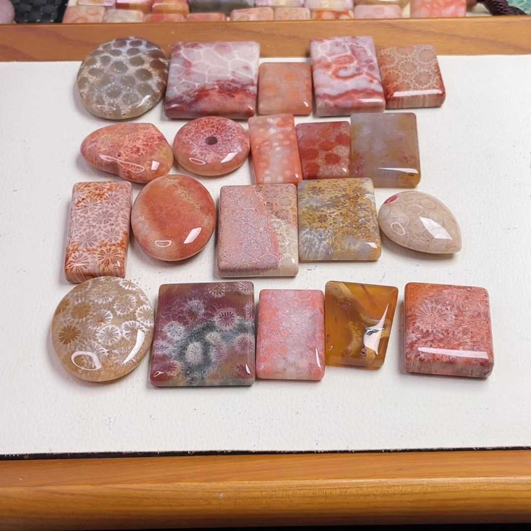 【闪购商品】未镶嵌吊坠(赠链)硅化玉J***y
