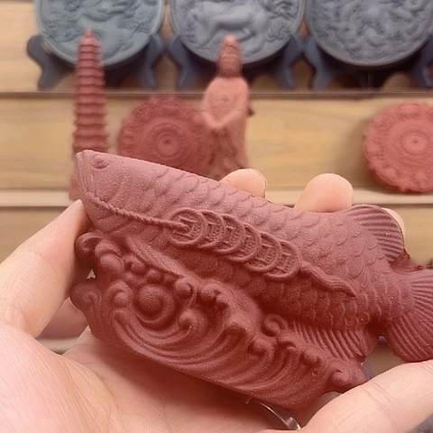 六***u泥塑防疫香方瑕疵修补款金龙鱼