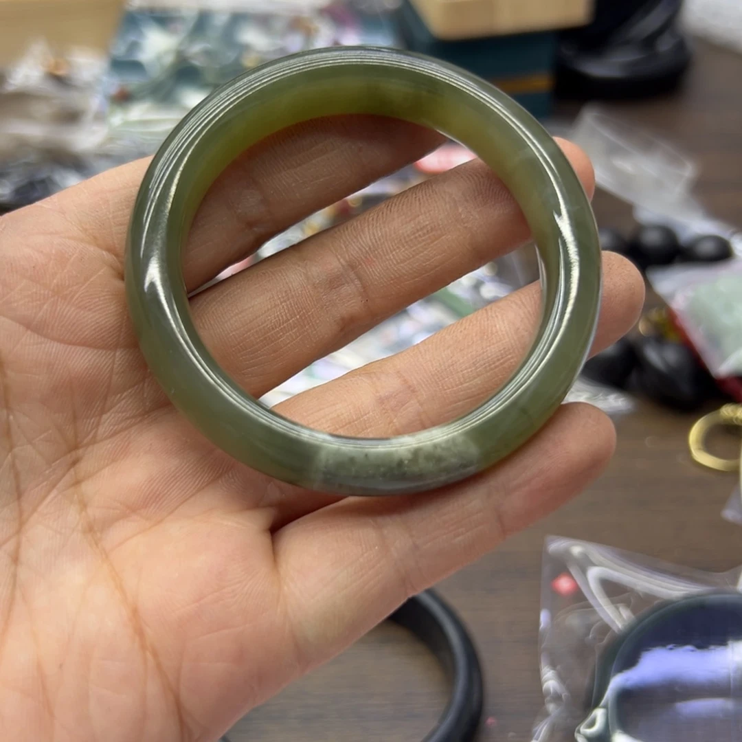 和田玉未镶嵌手镯51.8圈围919