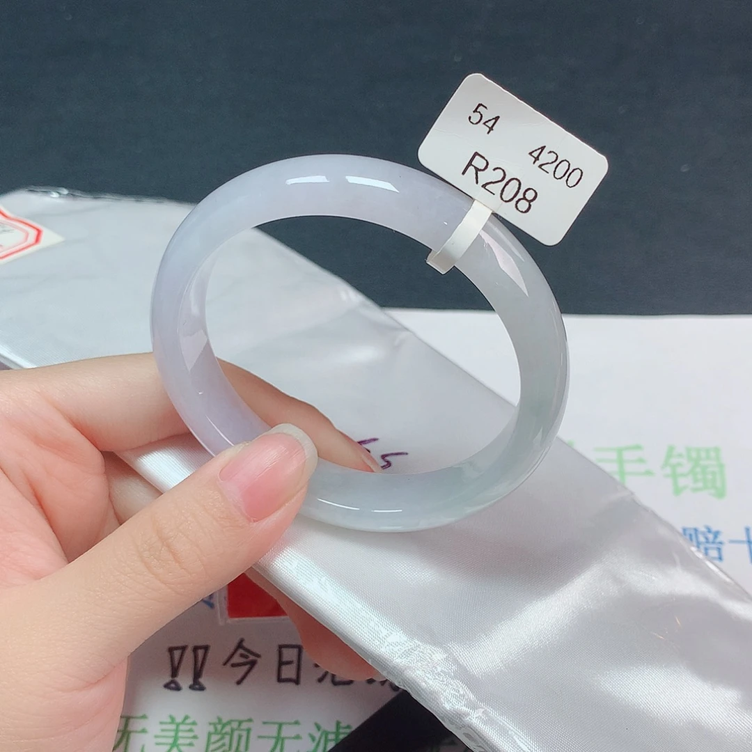 翡翠手镯未镶嵌翡翠手镯