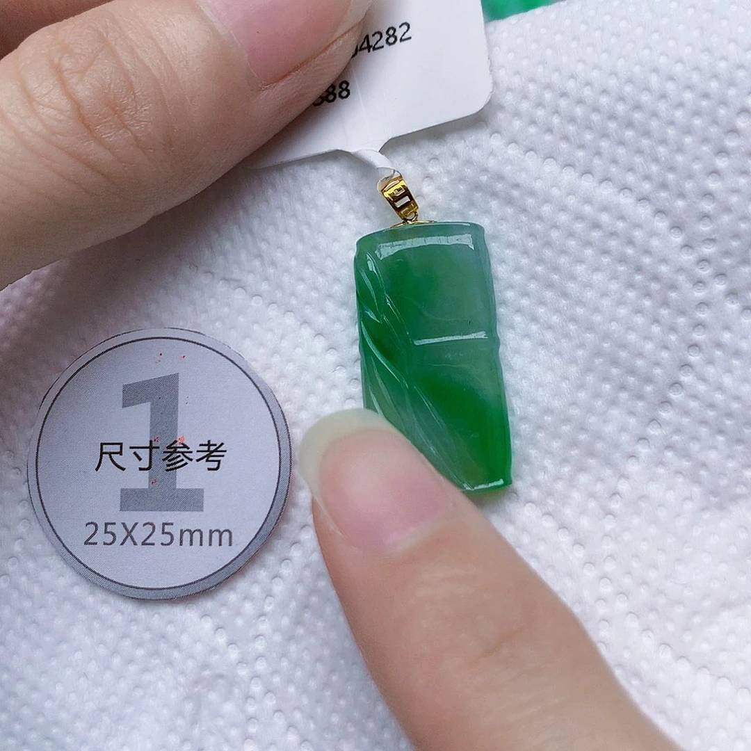 翡翠18K金镶嵌颈饰 天然A货翡翠