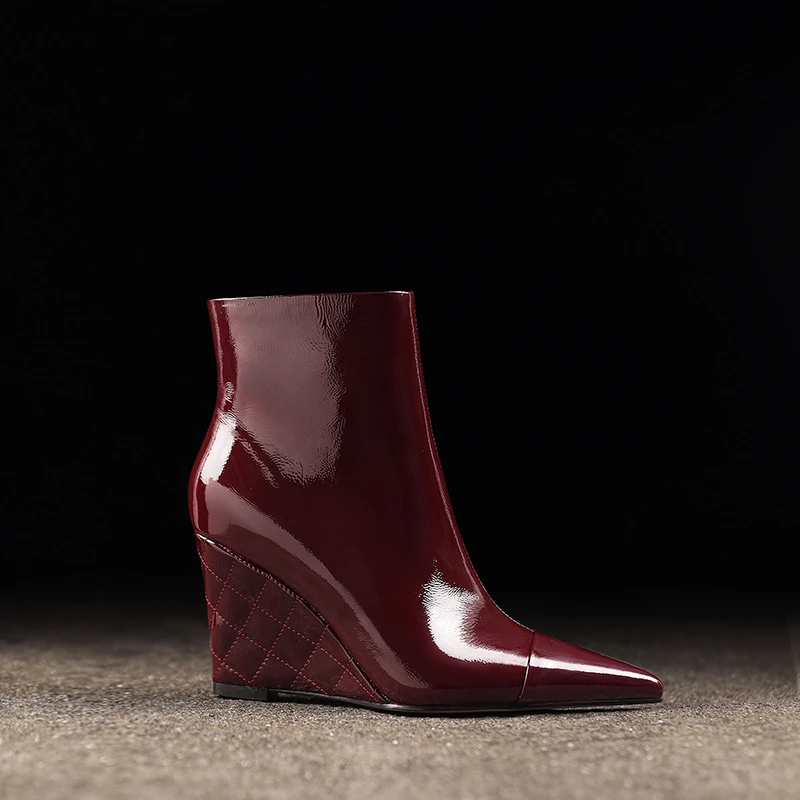 气质酒红色坡跟短靴真皮高级感时装女鞋冬季新款加绒时髦高跟鞋