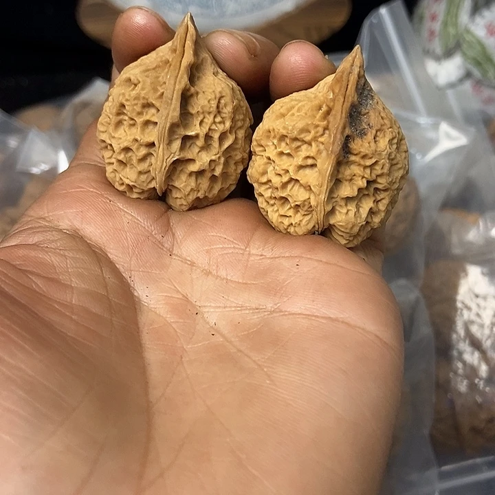 把件文玩核桃云南铁核桃基地37