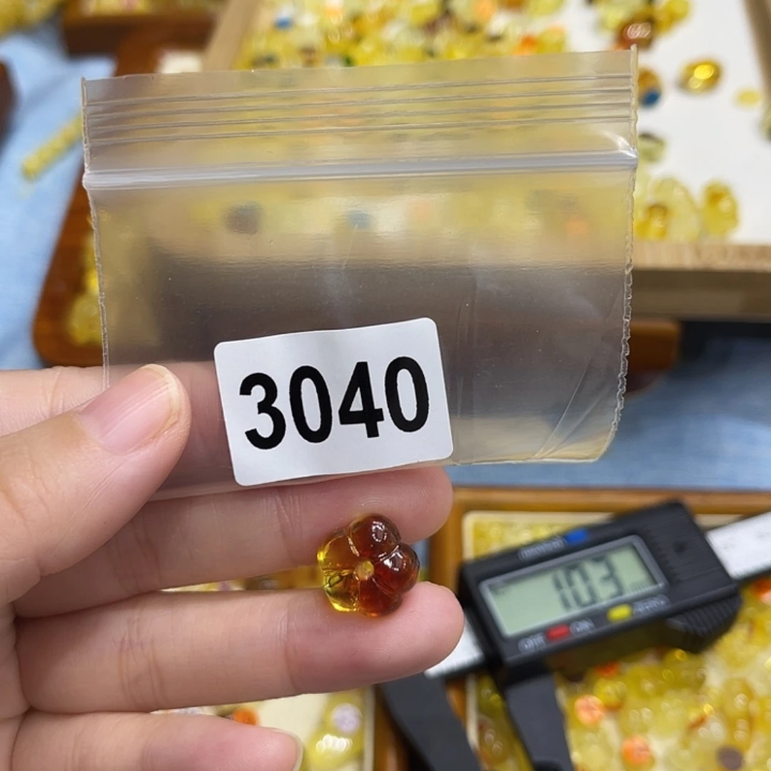 琥珀未镶嵌珠宝奇石