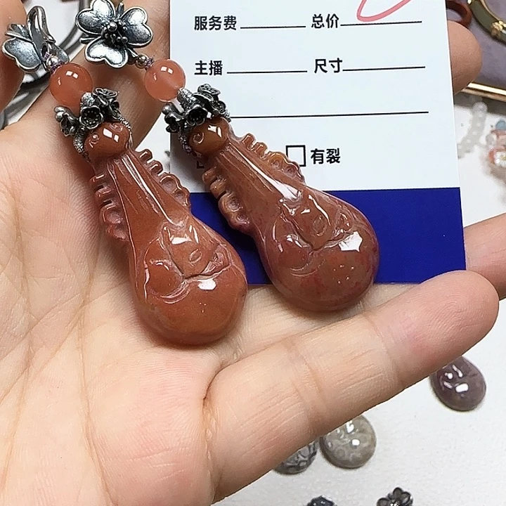 嗯****石英质玉未镶嵌颈饰