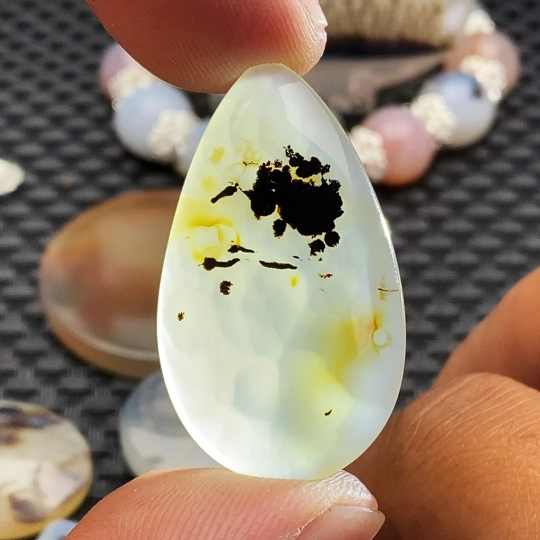 黑***哥玛瑙/玉髓未镶嵌吊坠(不含链)