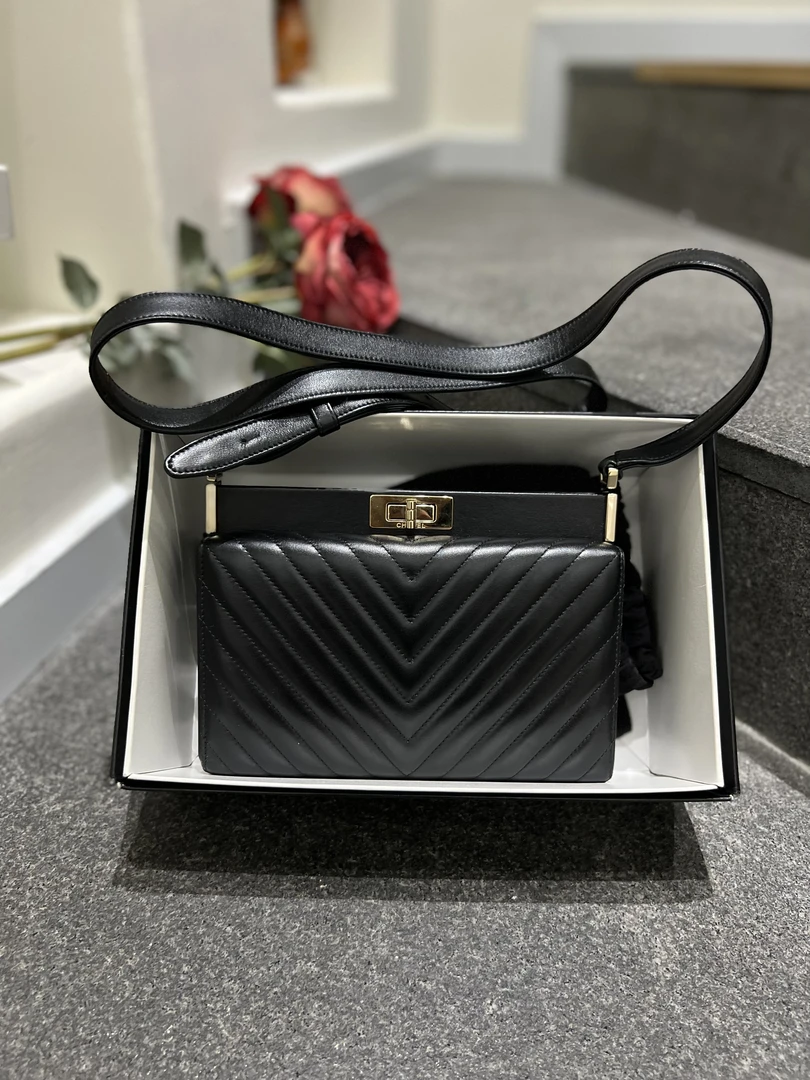 95新 Chanel/香奈儿 黑色V纹羊皮单肩包
