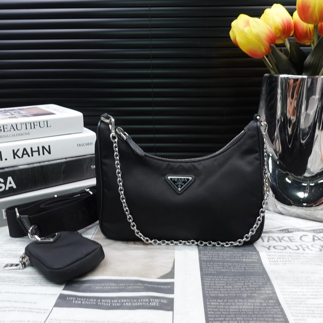 95新 Prada/普拉达 单肩包/T10322704