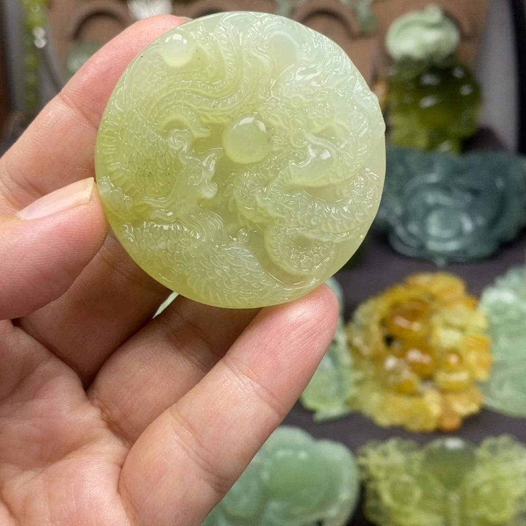 未镶嵌蛇纹石玉吊坠(赠链)