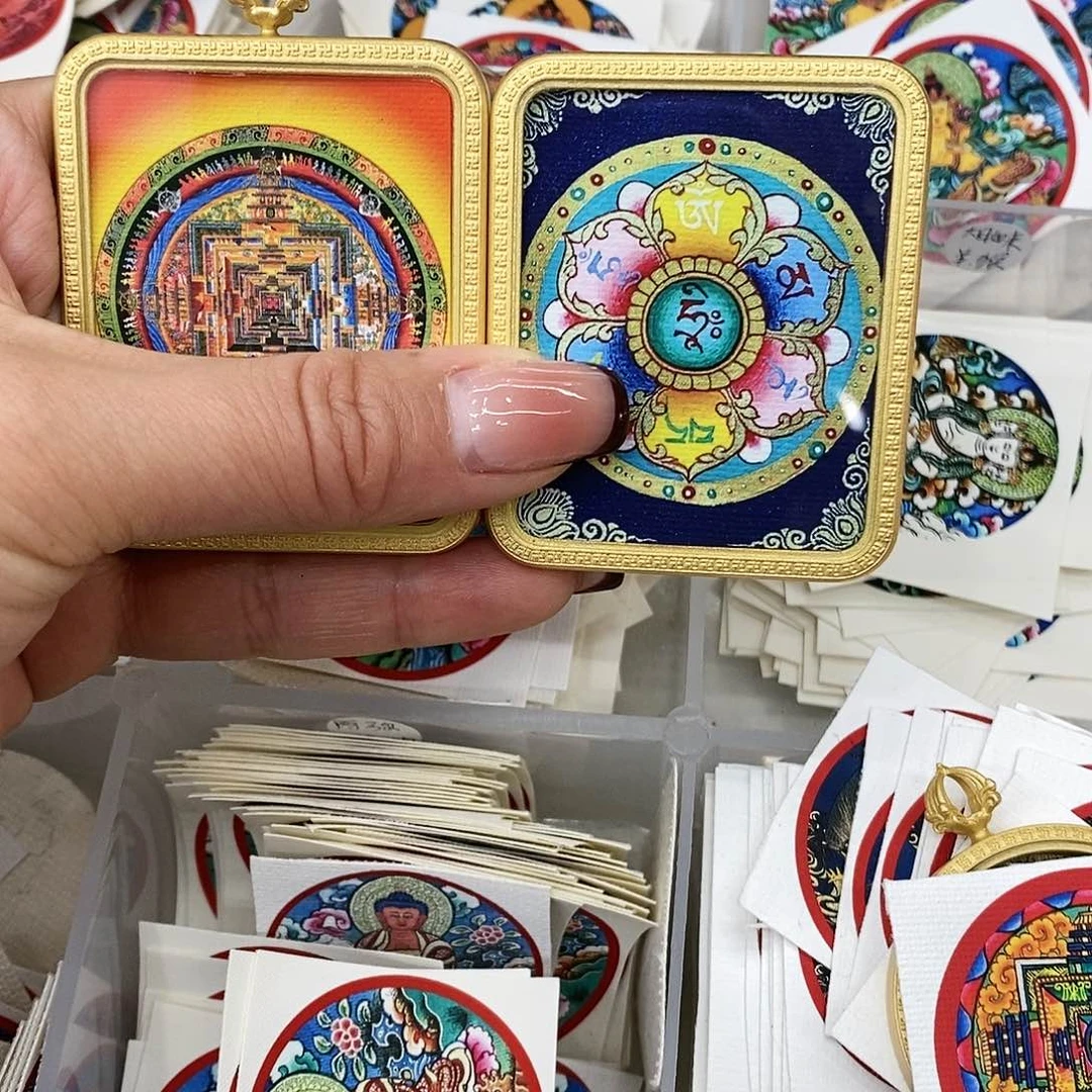 【闪购商品】吊坠双面金窄配细绿绳突突突