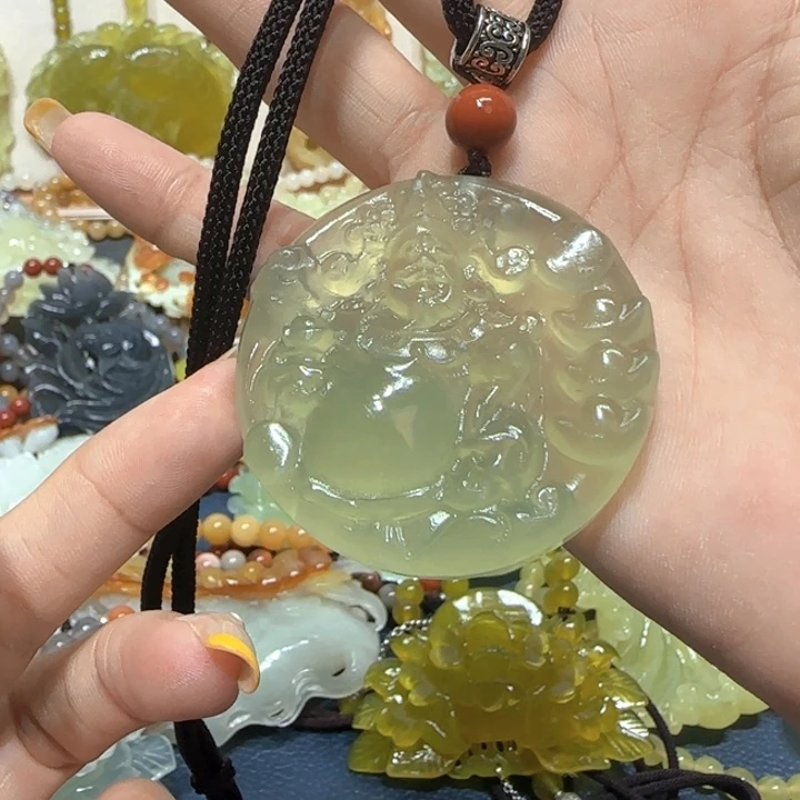 未镶嵌蛇纹石玉吊坠