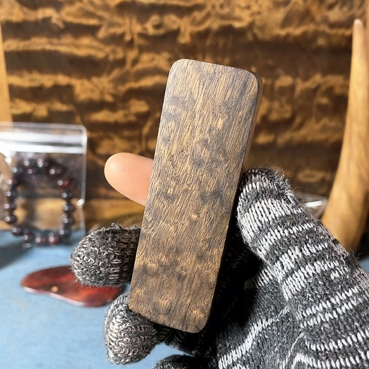 【闪购商品】恰*耶金丝楠阴沉木手把件