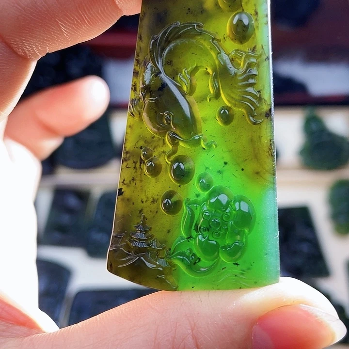 蛇纹石玉未镶嵌挂件