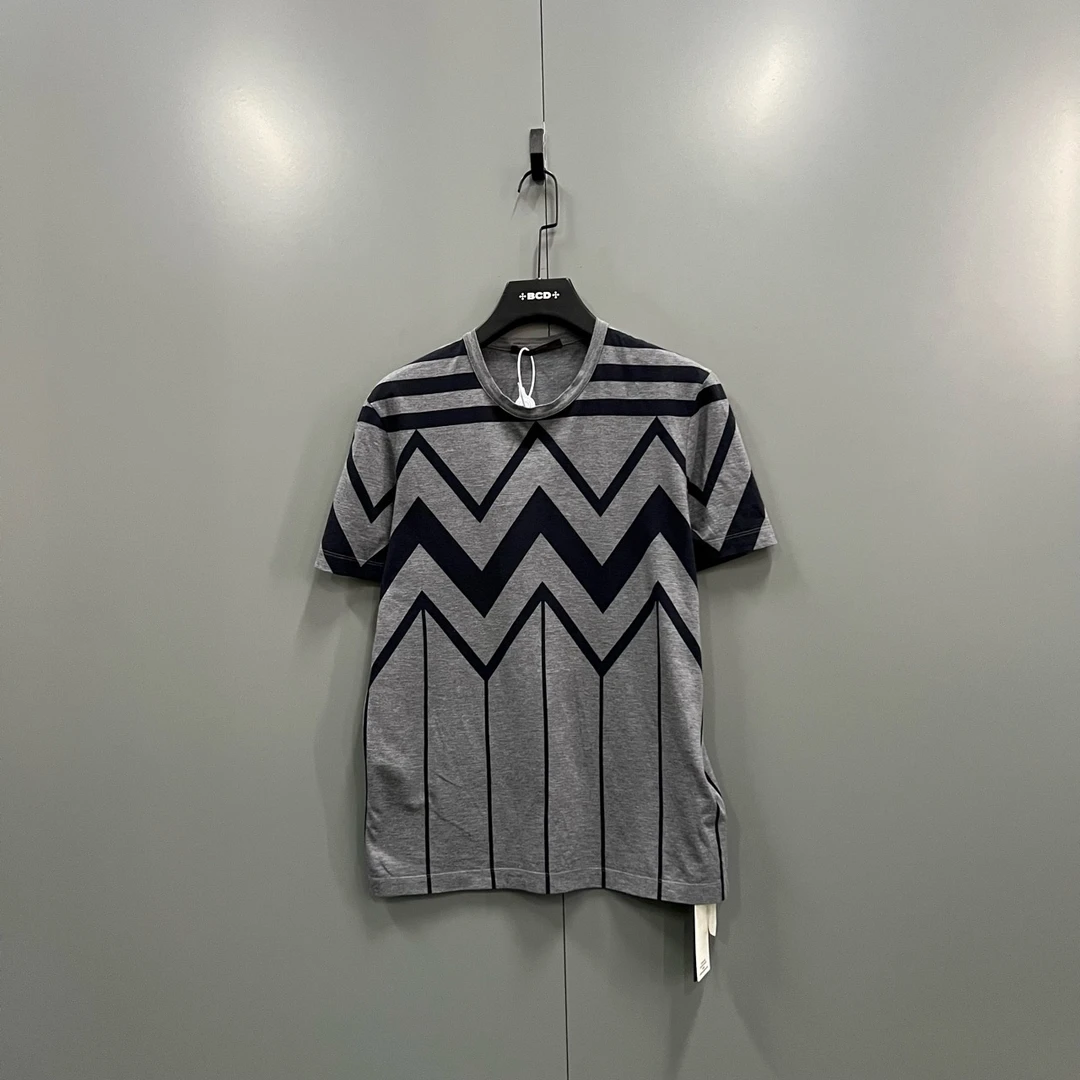 95新 LouisVuitton/路易威登 (ll) lv 黑灰几何图案印花短袖 S