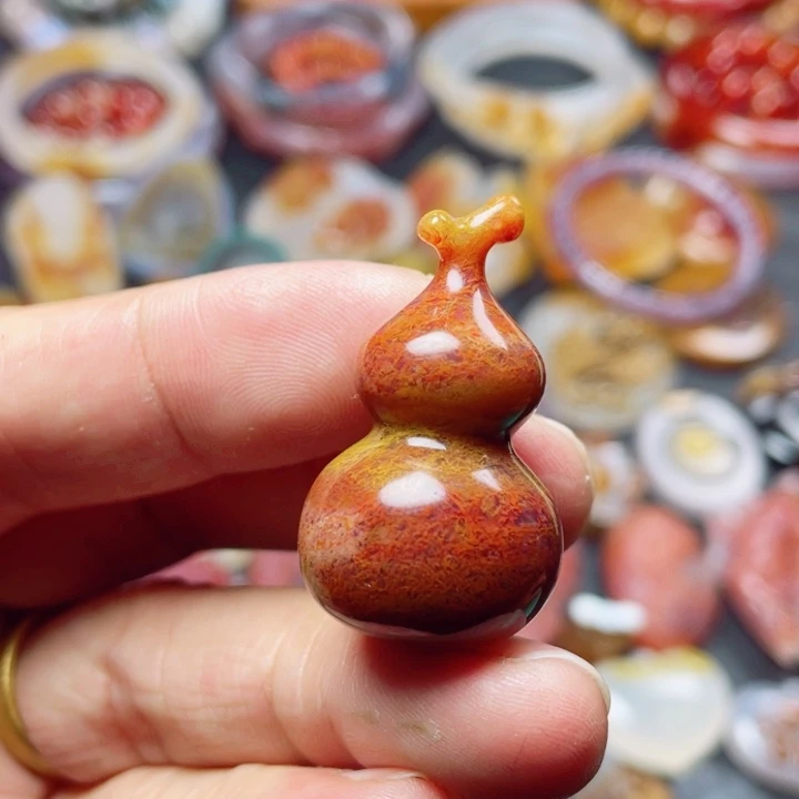 秋***秋玛瑙/玉髓未镶嵌颈饰