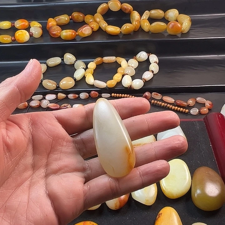 青***柠颈饰未镶嵌和田玉