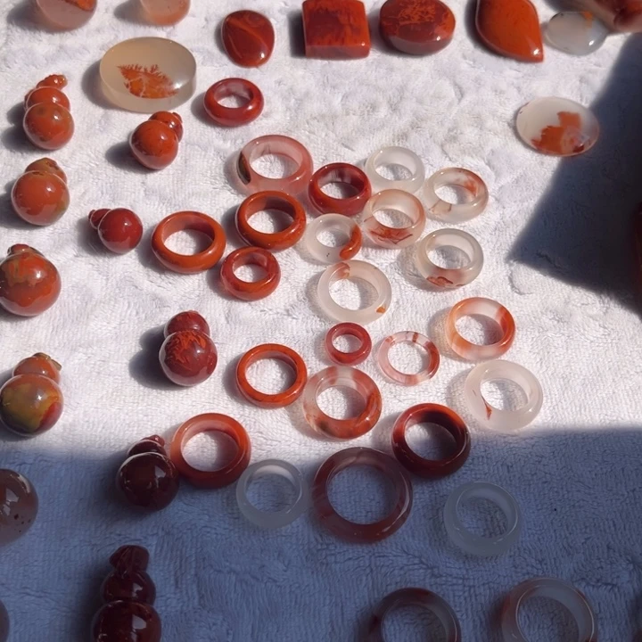 南红玛瑙珠子未镶嵌老**家