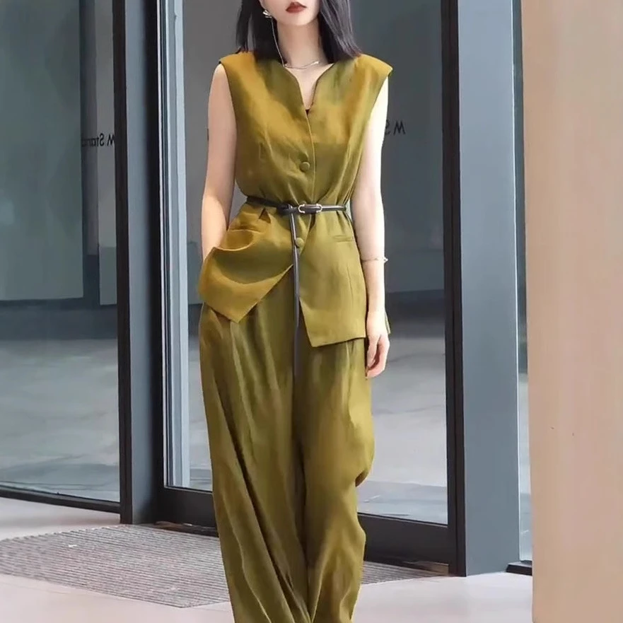女生炸街超好看的时尚麻料修身西装马甲搭配盐系漂亮两件套装低领