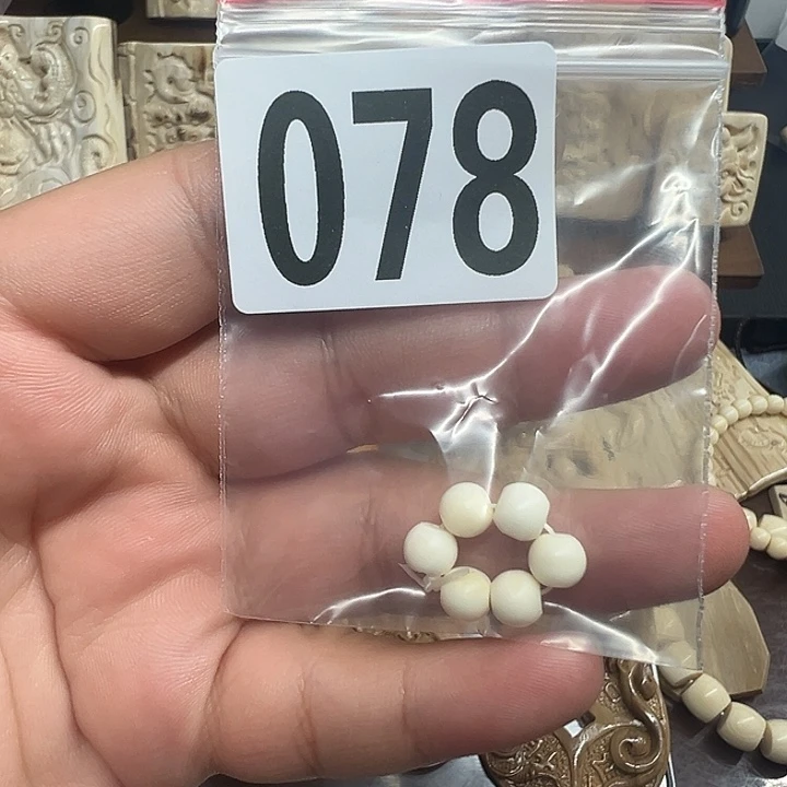 太***阳天然猛犸牙雕刻品