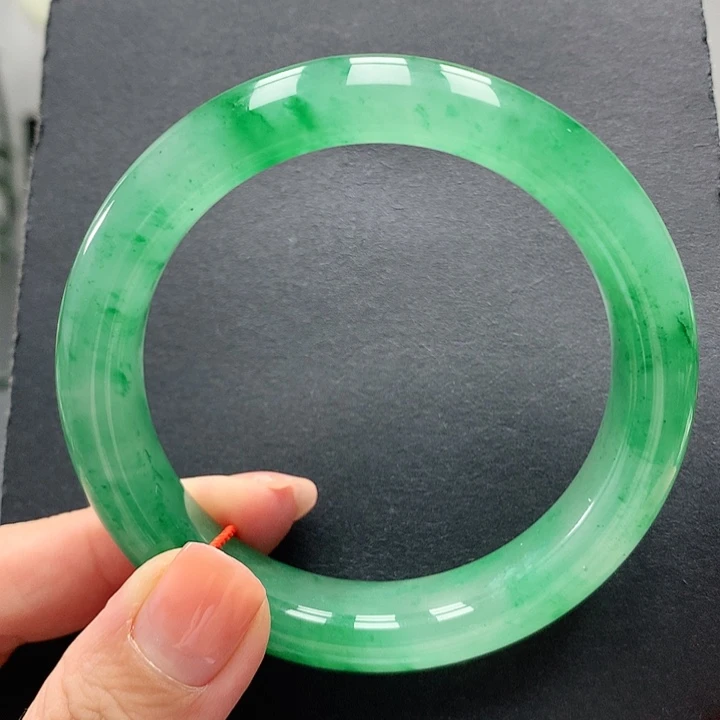 石英质玉手镯未镶嵌峰**场