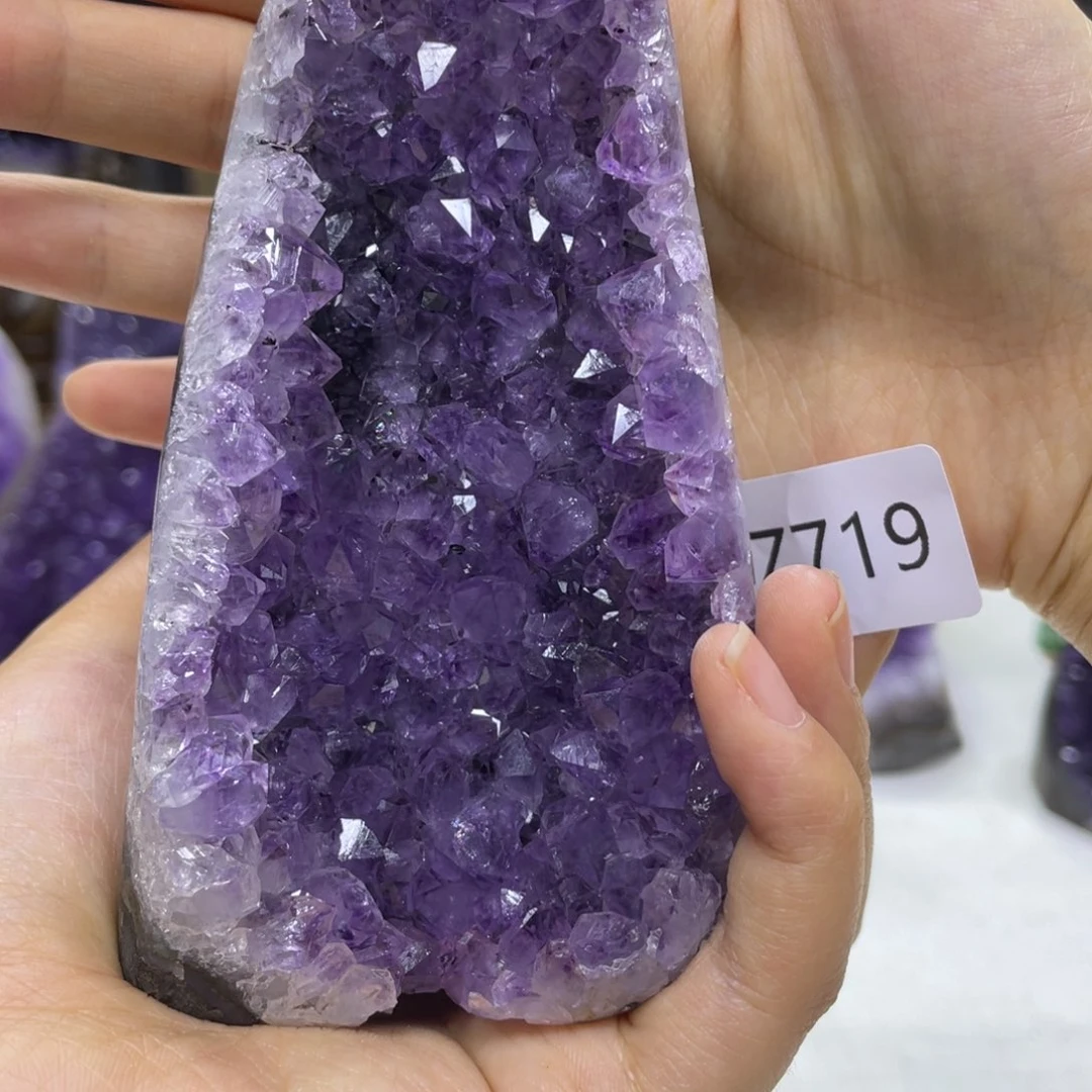 乌拉圭紫水晶摆件z719