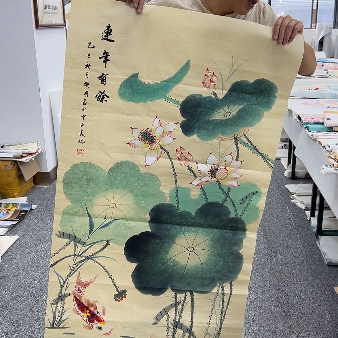 国画卖字画的小男孩