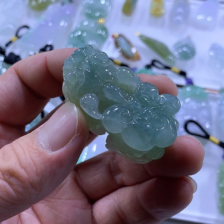 翡翠颈饰未镶嵌天然翡翠A货吊坠