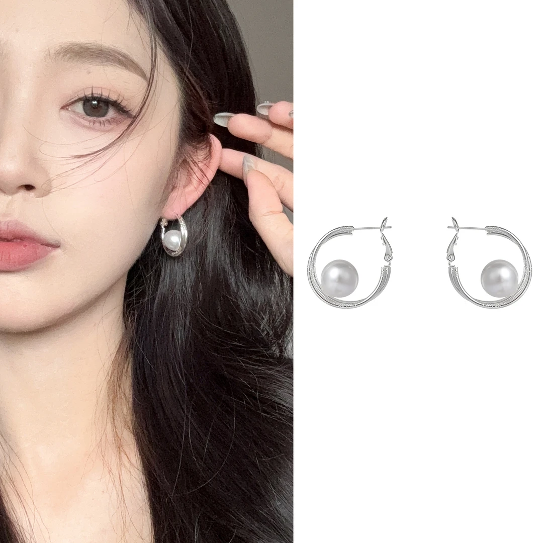 oushipei/欧诗佩 铜合金合成锆石耳饰 简约通勤优雅珍珠耳圈耳饰