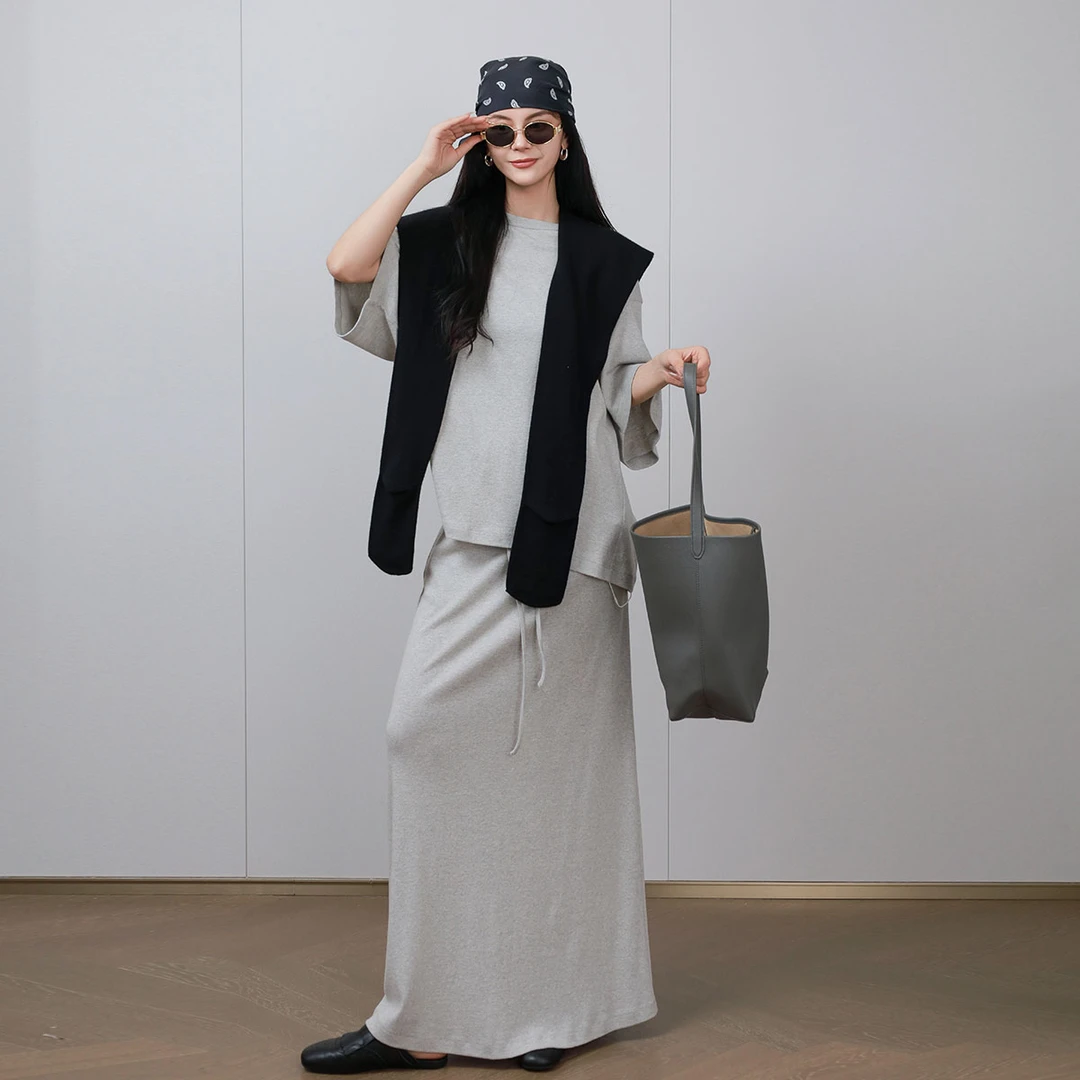 LA MAISON ONE  “纸片人”短袖T恤+半裙套装L252T032+L252B010