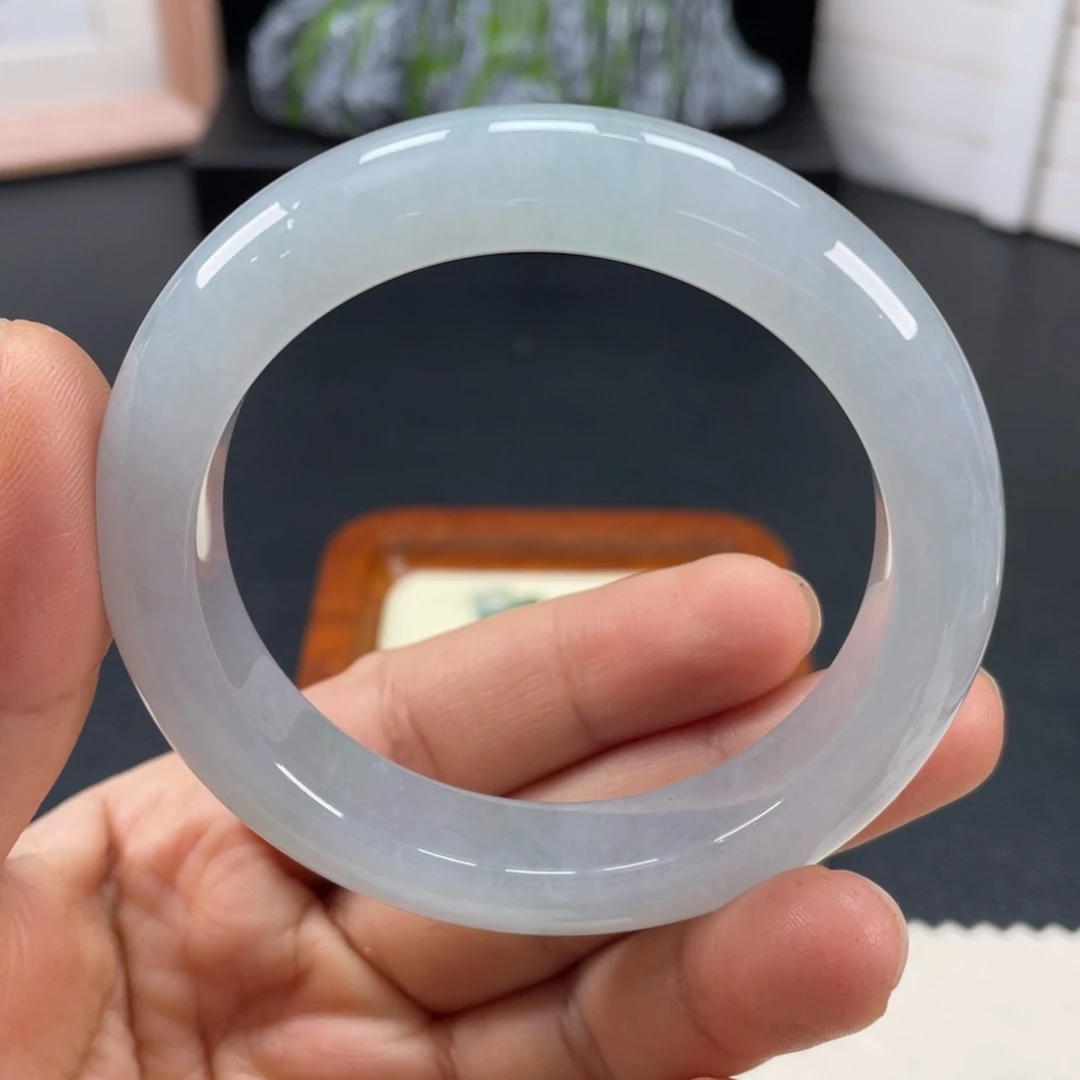 翡翠手镯未镶嵌冰透翡翠手镯