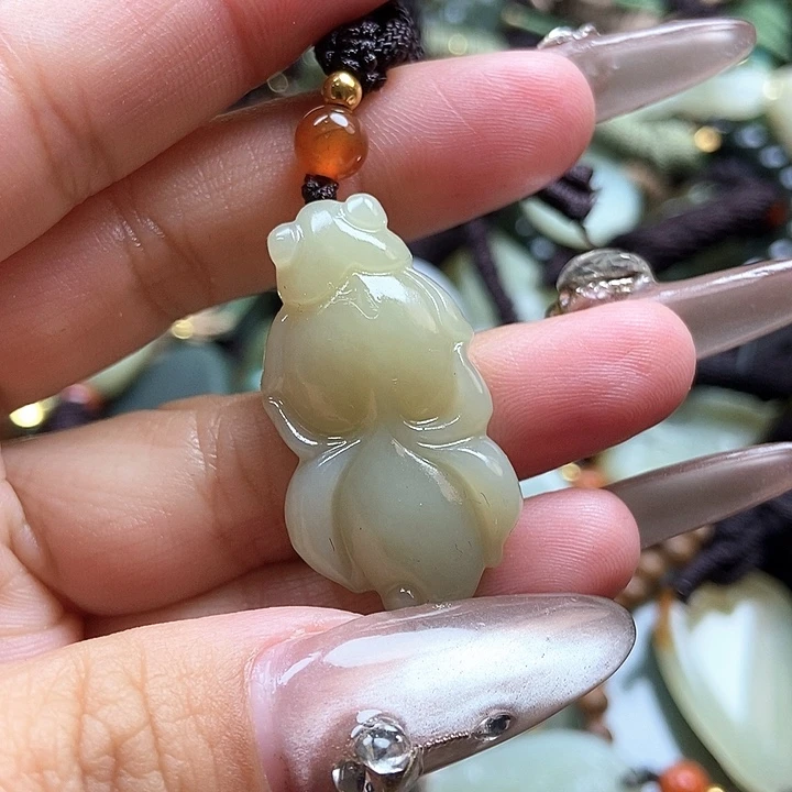 和田玉颈饰未镶嵌