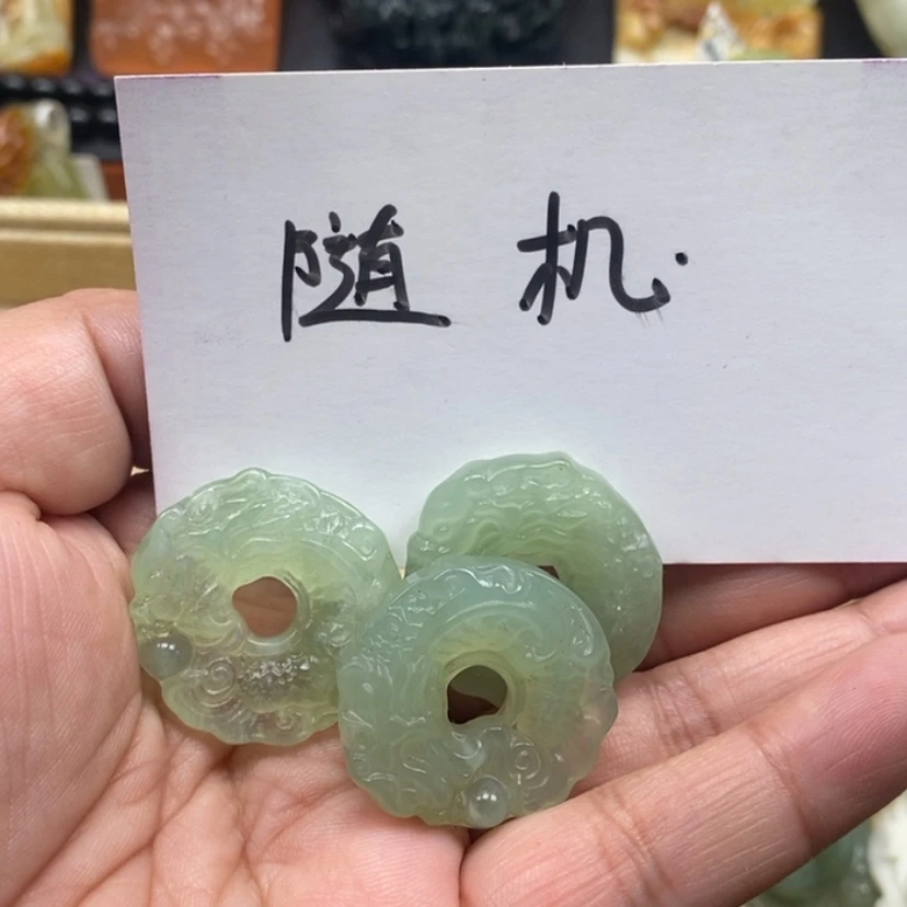 【闪购商品】蛇纹石玉颈饰未镶嵌